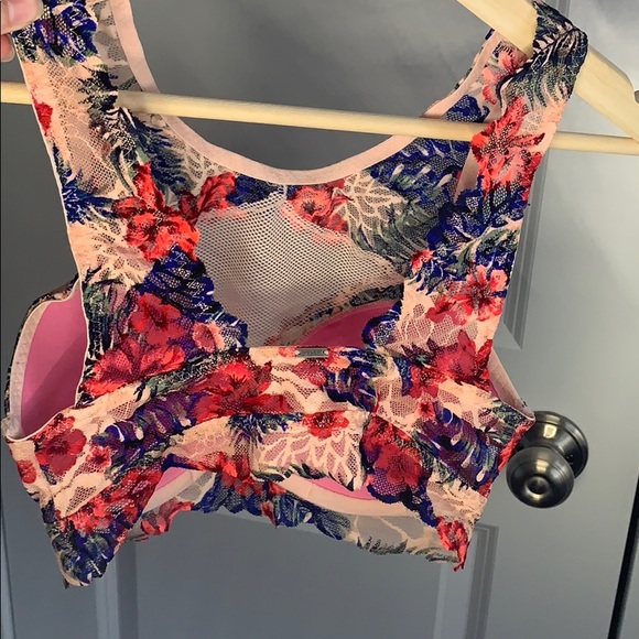 Pink victorious secret bralett - Picture 4 of 5